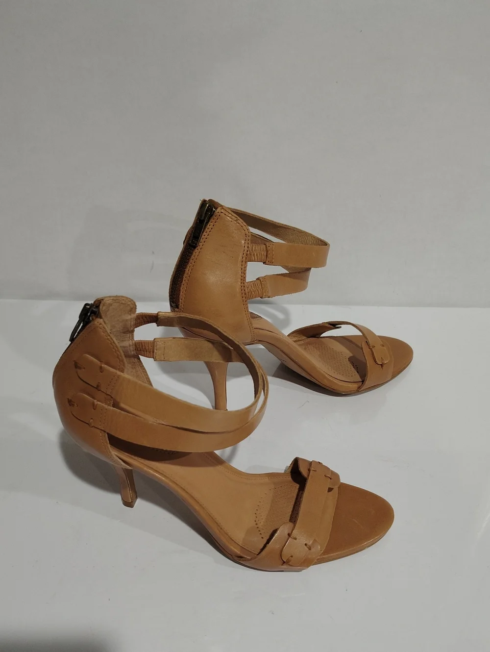Corso Como Women's Beige Leather Strappy Heel Sandal Size 10